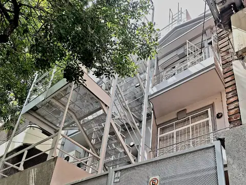 EXCELENTE 3 amb en Planta Baja, con patio