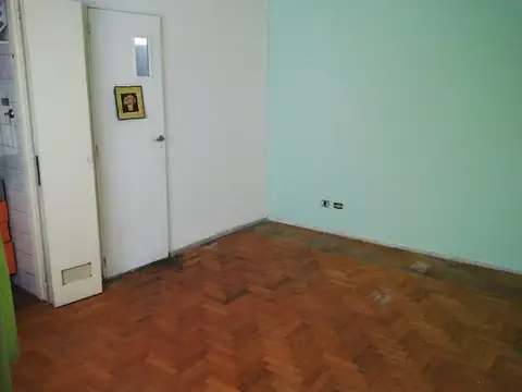 PRINGLES 1300, Piso 4