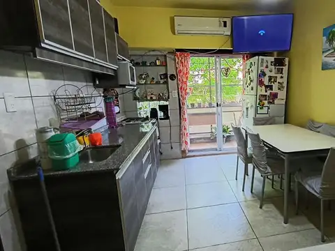 Depto Tipo Casa en Venta en Flores Norte, USD 160.000