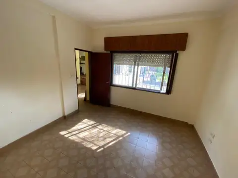 CASA EN VENTA MORENO SUR