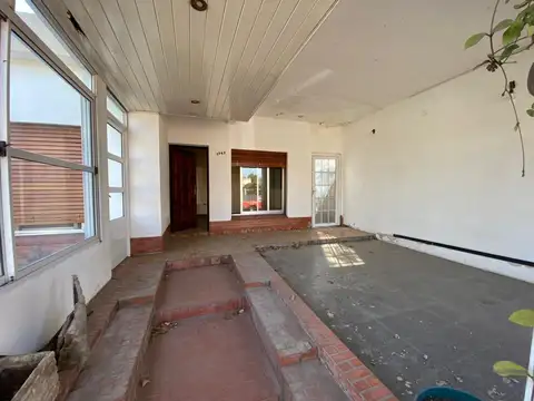 CASA EN VENTA MORENO SUR