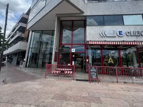 Arricau y Av. Alvear