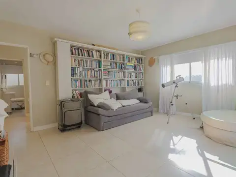 Casa en Venta con 4 cocheras