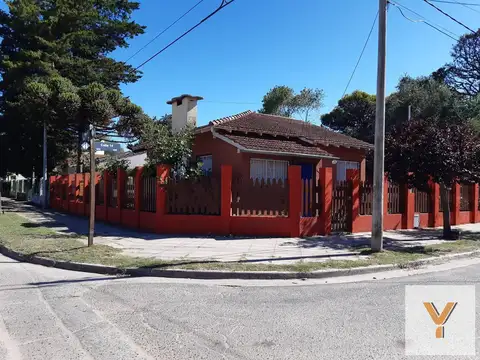 Casa en venta - 3 dormitorios 2 baños - 150mts2 - San Clemente Del Tuyú
