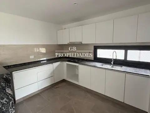 Casa en Venta en Pilar Del Este - Santa Elisa, USD 165.000