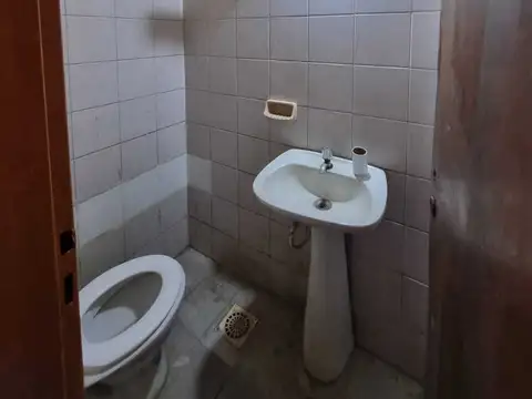 Local en Alquiler en La Lonja, $ 800.000