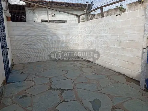 Depto Tipo Casa en Alquiler de 3 ambientes