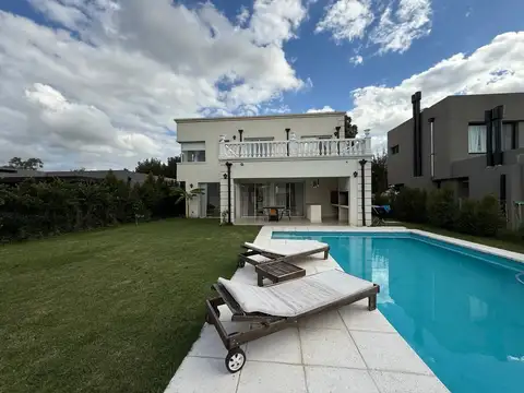 Casa en Venta de 4 dormitorios