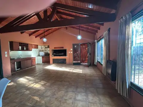 Casa 3 ambientes con 2 baños