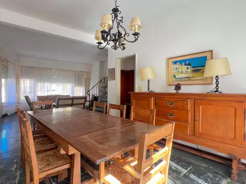 Casa 5 ambientes con 2 baños
