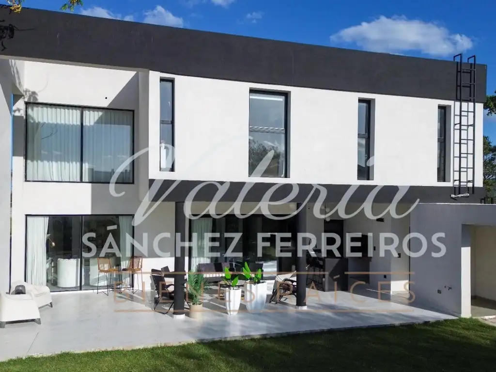 Casa en Venta con cochera