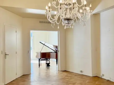 Departamento 8 ambientes con 2 baños