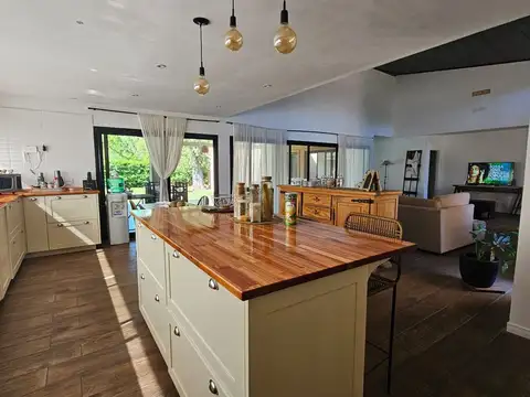 Casa en Venta en El Aromo, USD 280.000