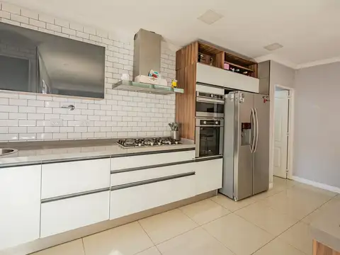 VENTA - PH MULTIFAMILIAR C/ PILETA - TAPIALES