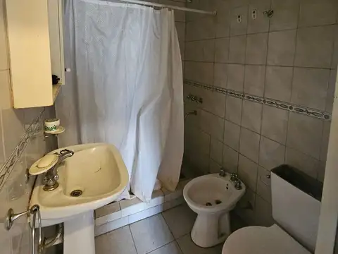 Casa en Alquiler en La Plata, $ 700.000