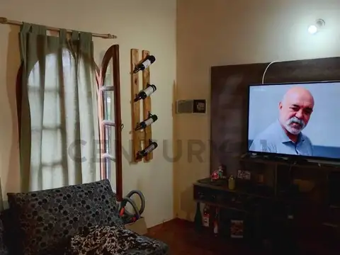 Casa 5 ambientes con 2 baños