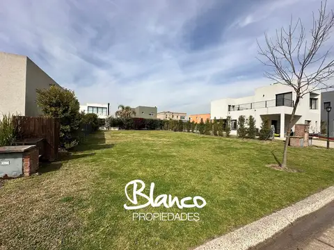 Terreno en Venta en Vila Marina, USD 120.000