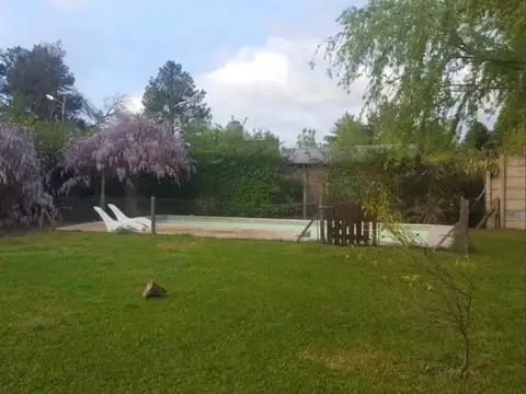 Casa 4 ambientes con 2 baños