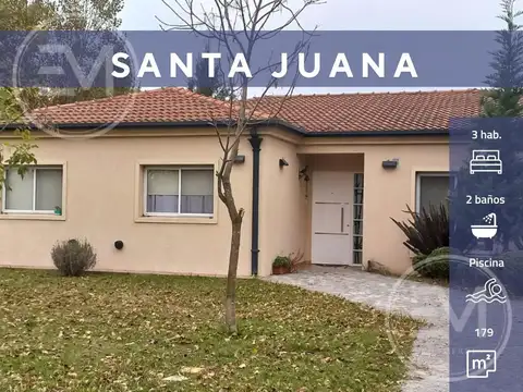 Casa 4 Ambientes en venta en Barrio Santa Juana con Pileta y Gran Jardín