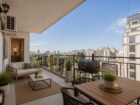 Departamento cuatro ambientes con balcón. Vista abierta a Parque Rivadavia, Caballito. Baulera.