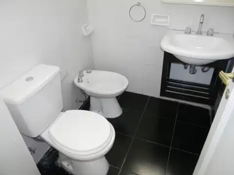 Alquiler. Departamento 2 ambientes. Independencia y Piedras.