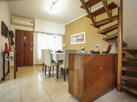 Depto Tipo Casa en Venta con 1 cocheras