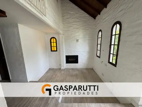 Casa 4 ambientes con 2 baños