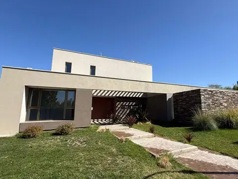 CASA EN VENTA BARRIO EL ENVERO LUJAN DE CUYO