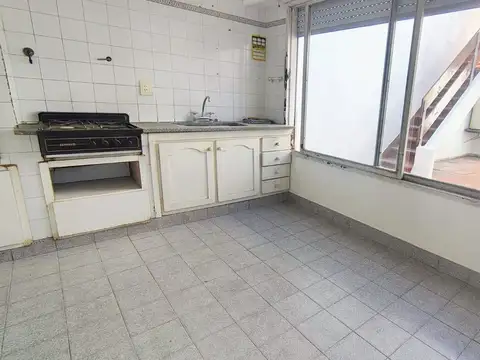 Casa 5 ambientes con 4 baños