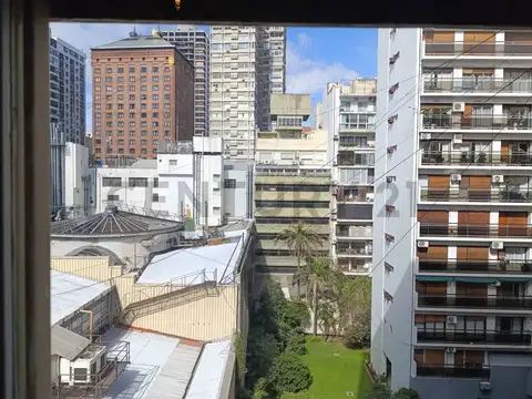 Venta de monoambiente dividido, reciclado a nuevo y totalmente equipado en Av. del Libertador