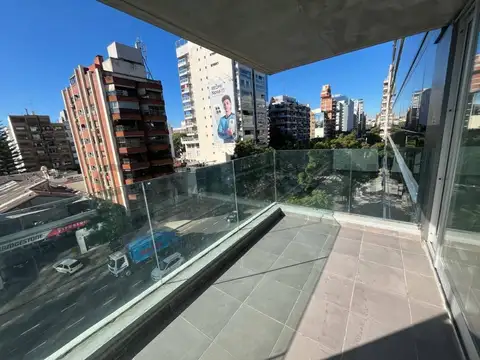 VENTA MONOAMBIENTE PISO 5 MUY LUMINOSO DE 43 METROS FRENTE AV LIBERTADOR