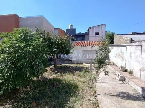 Casa 8 ambientes con 3 baños