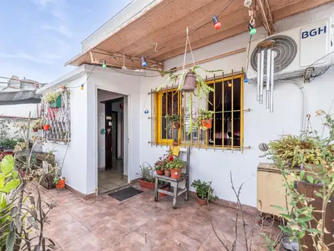 Depto Tipo Casa en Venta 56 años