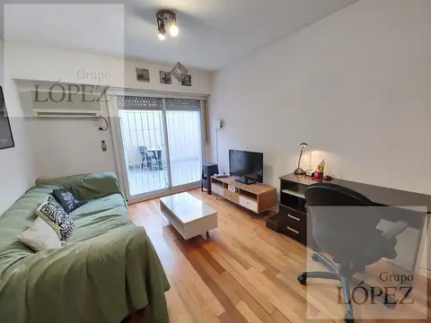 Alquiler Temporario - Departamento de 2 ambientes en Olivos - Con Patio Privado