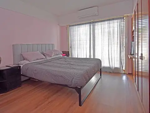 Casa 5 ambientes con 4 baños