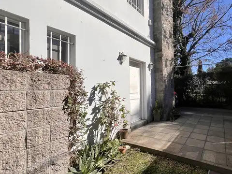 VENTA CASA 4 AMBIENTES CON GALERIA Y AMPLIO JARDÍN EN MANUEL ALBERTI - PILAR
