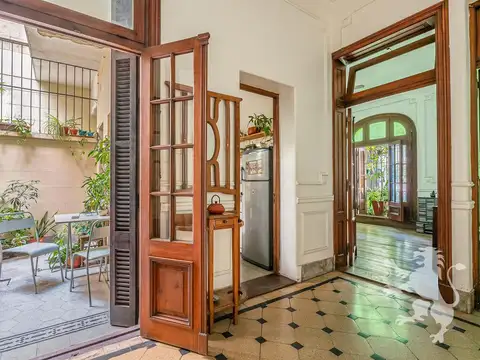 PH A REFACCIONAR - VENTA - 3 AMBIENTES - 2 PATIOS - COLEGIALES