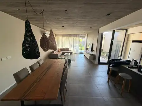 16 De Enero 9000