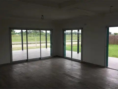 Casa en Venta en Laguna Azul, USD 155.000
