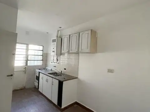 Casa - Alquiler - Argentina, Vicente López - cornelio saavedra 3800