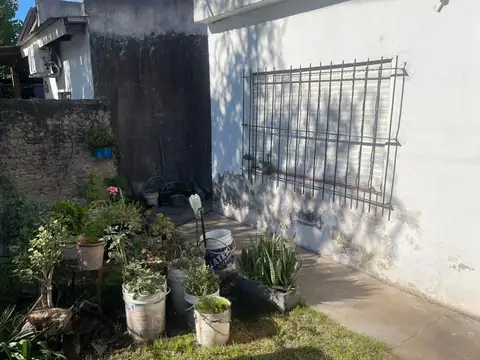 Larreta e/ Ruta 25 y Caseros