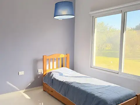 Casa 3 dormitorios con importante lote en Colón