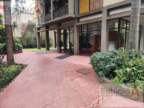 Excelente depto. 3 ambientes , con balcón ,en pleno corazón de Martinez !