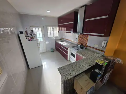 Depto Tipo Casa en Venta con 1 cocheras