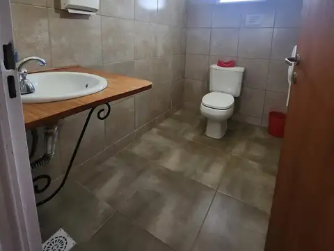 Local en Alquiler en Funes, $ 1.800.000
