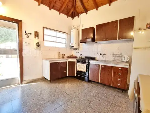 Chalet 3 amb. c/garage+ Depto 3 amb reciclado- Calabria y Juramento