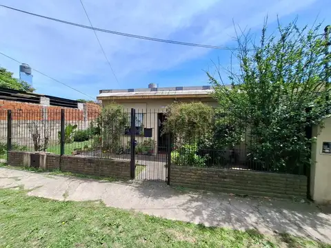 Depto Tipo Casa 6 ambientes con 2 baños