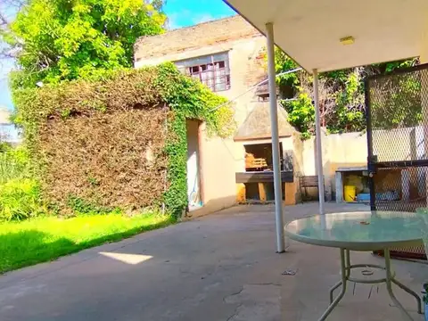 VENTA CASA CON PILETA ARROYO SECO