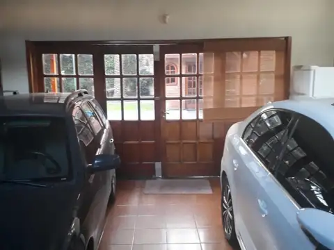 Casa en Venta con 5 cocheras
