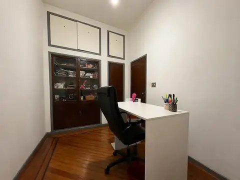 VENTA CASA CON PATIO Y GARAGE EN FLORESTA, CABA